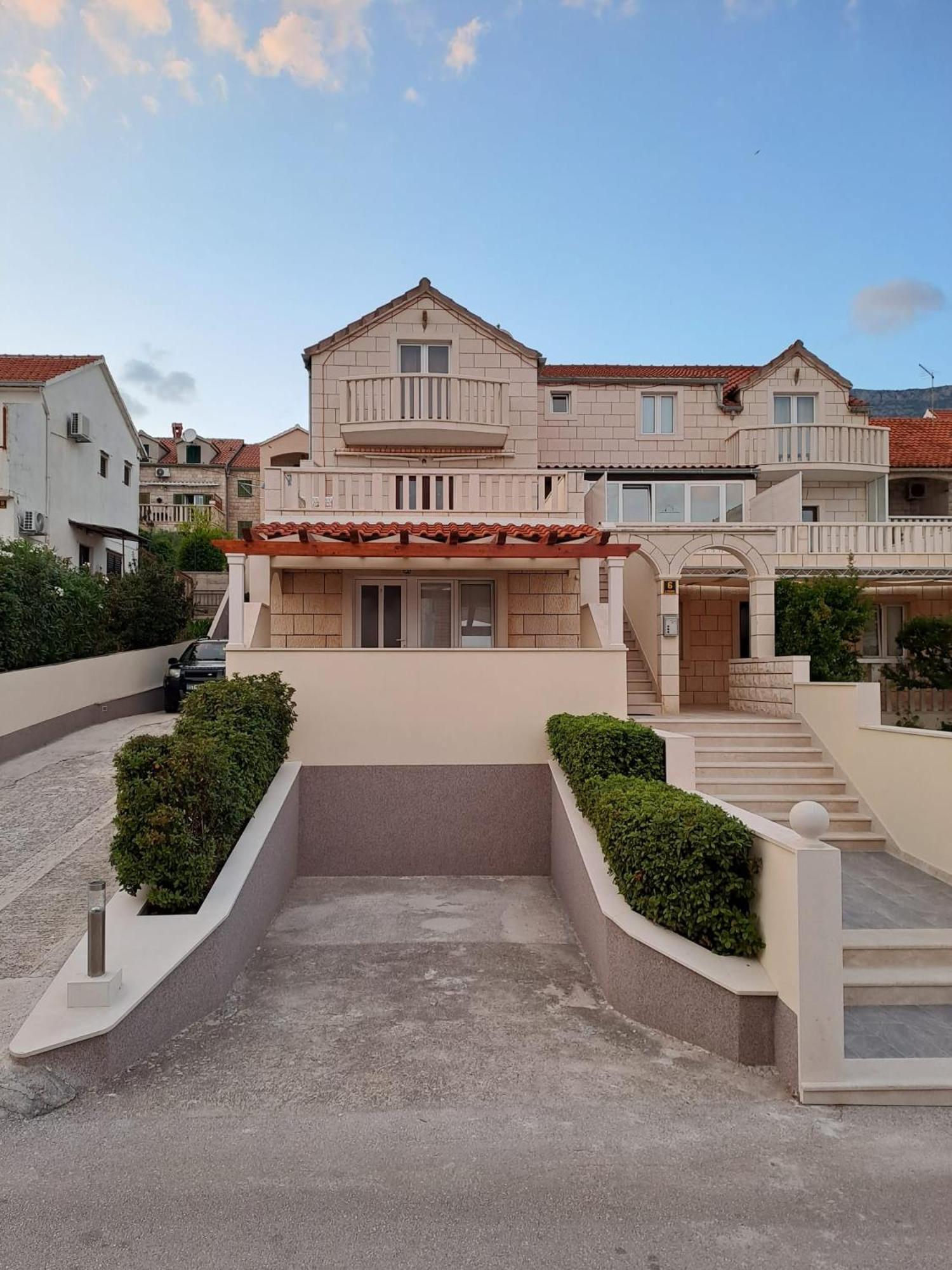 Apartments Jerica Bol Bagian luar foto