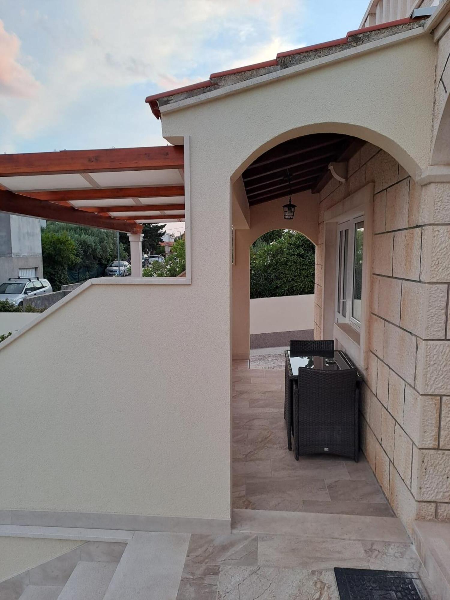 Apartments Jerica Bol Bagian luar foto