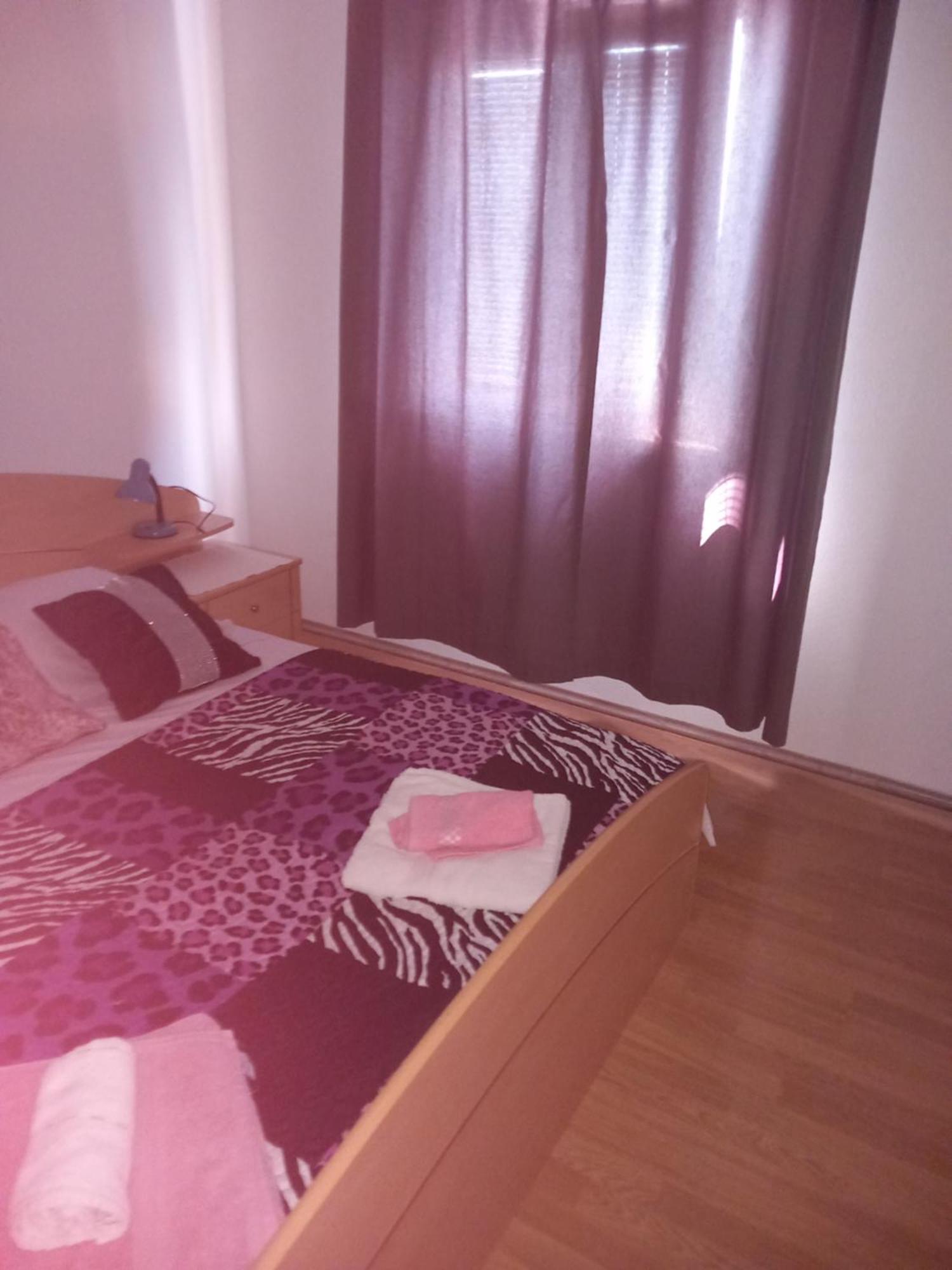 Apartments Jerica Bol Bagian luar foto