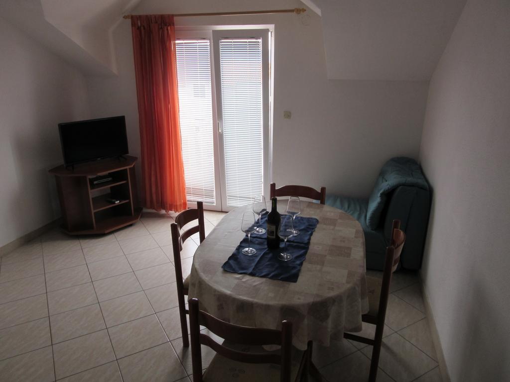 Apartments Jerica Bol Bagian luar foto