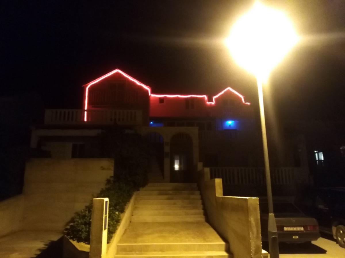 Apartments Jerica Bol Bagian luar foto