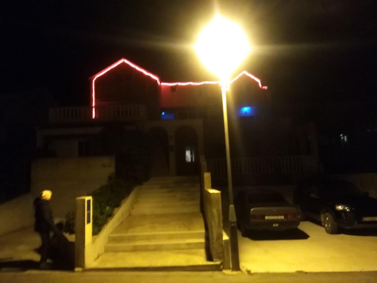 Apartments Jerica Bol Bagian luar foto